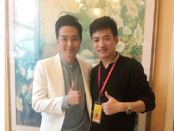 陈星与香港TVB知名艺人萧正楠合影留恋